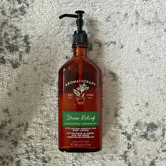 🔥4/$20 Bath and Body Works Aromatherapy Stress Relief  Cream - Picture 1 of 7